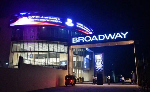 Broadway Square and Cinemas